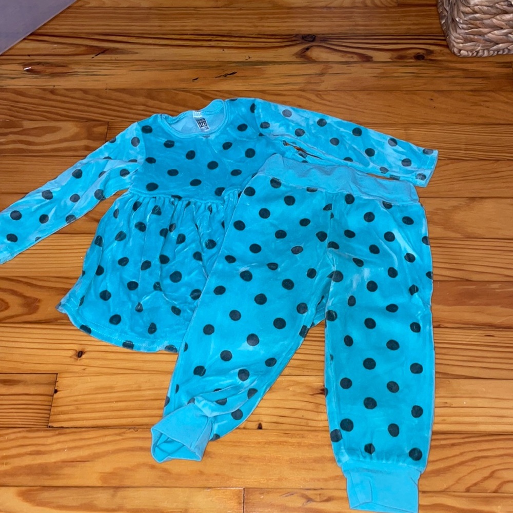 Teal polka dot velour matching set.